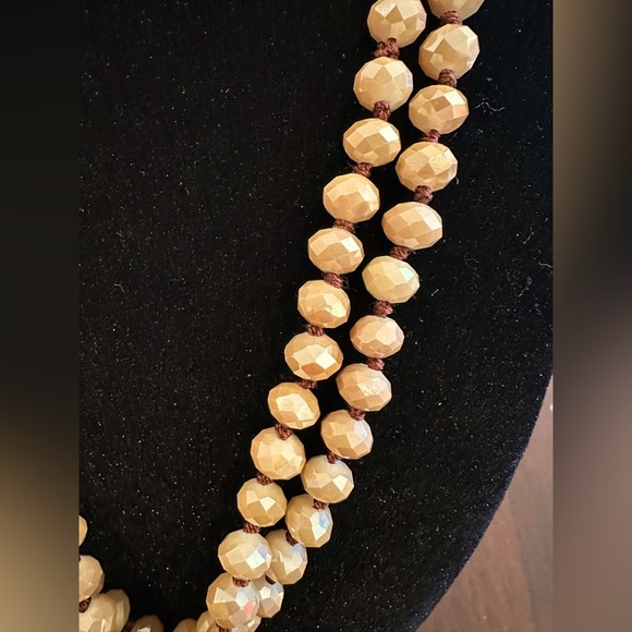 Vintage 20” Beige Glass Beaded Double Strand Necklace wBeautiful Jasper Pendant. - Picture 3 of 4
